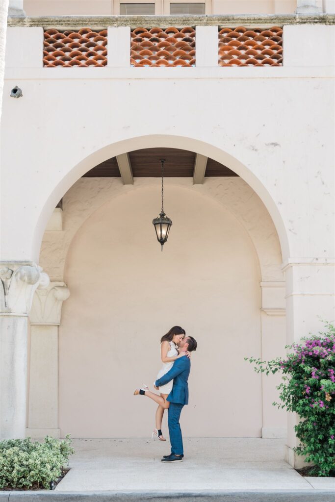 A Palm Beach, Fl engagement session at Worth Ave by Florida wedding photographer Angelika Krug Photo & Film.