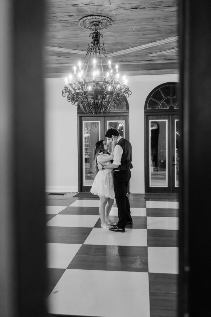Wedding portrait at Bella Cosa Lakeside by Angelika Krug Photo & Film a Florida wedding photographer.